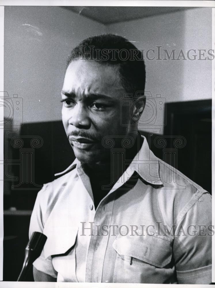 1962 Press Photo Chicago Paul Crump stay of execution by Gov Otto Kerner - Historic Images