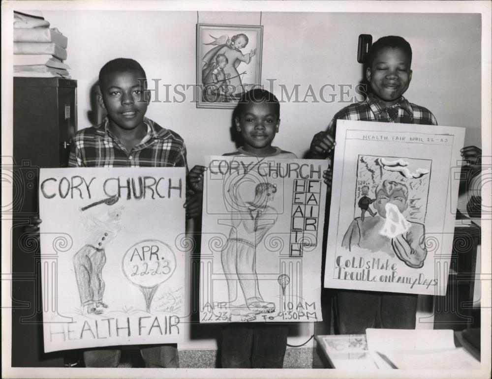 1952 Press Photo Glenville Health Fair Reynolds Stokes Tommy Bergman David Banks - Historic Images