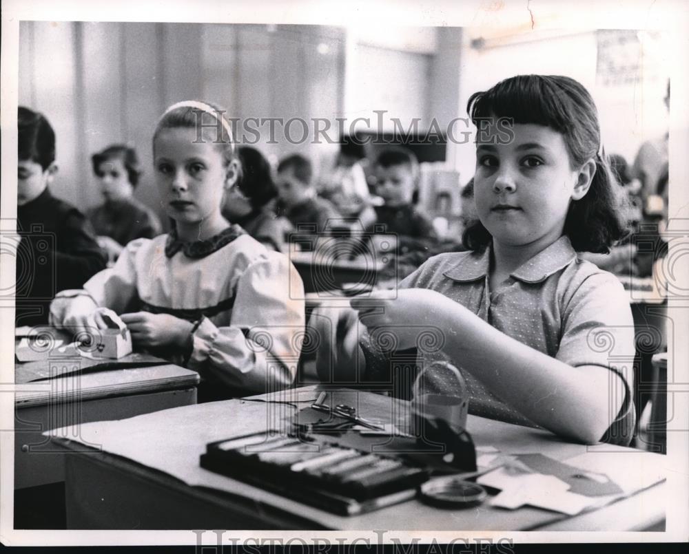 1960 Press Photo Pepple and Savel are students from the  Warrensville School - Historic Images