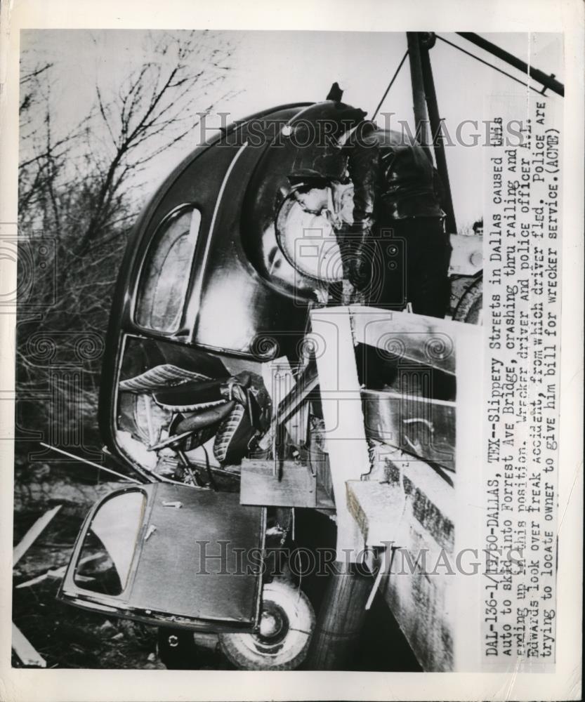 1960 Press Photo Slippery streets in Dallas caused auto wreck - Historic Images