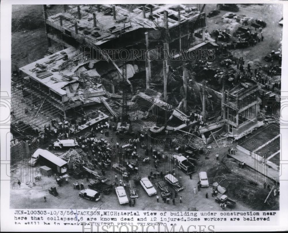 1956 Press Photo Air view of Jackson Mich construction collapse of building - Historic Images