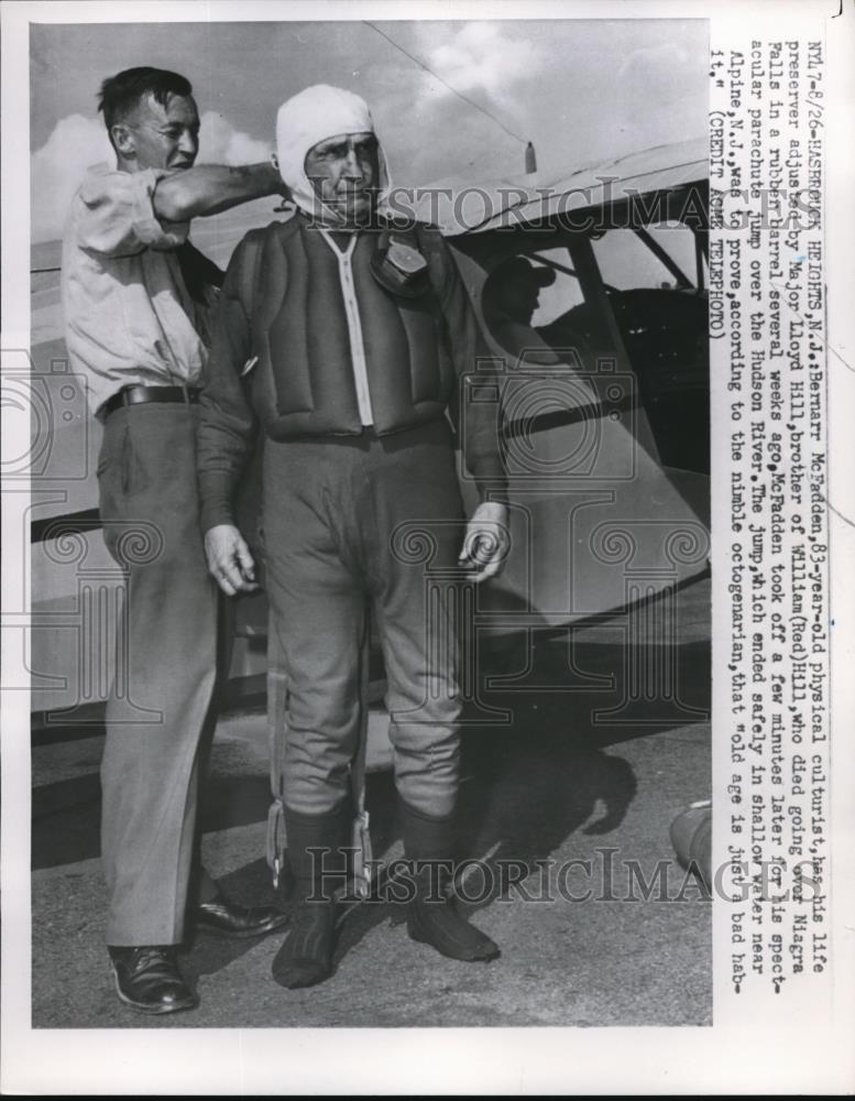 1951 Press Photo Hasbrouck Heights NJ Bernarr McFadden &amp; Maj Lloyd Hill - Historic Images