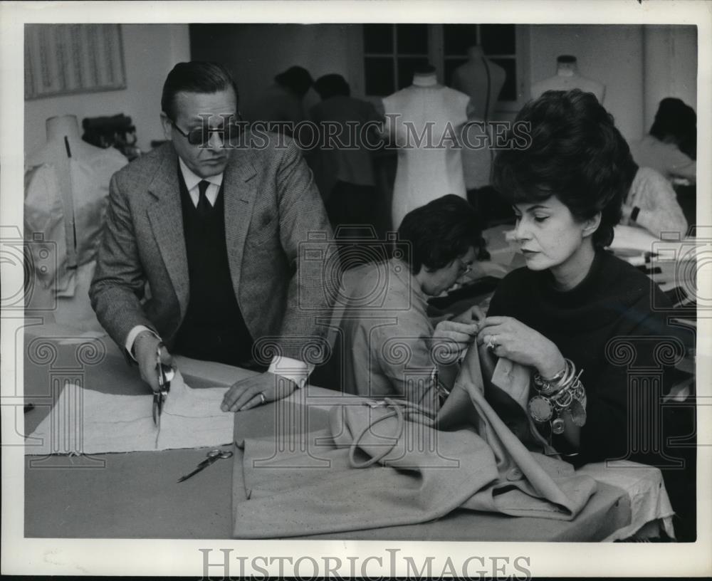 1963 Press Photo Paris France Designers Fabiani &amp; Simonetta &amp; fashion collection - Historic Images