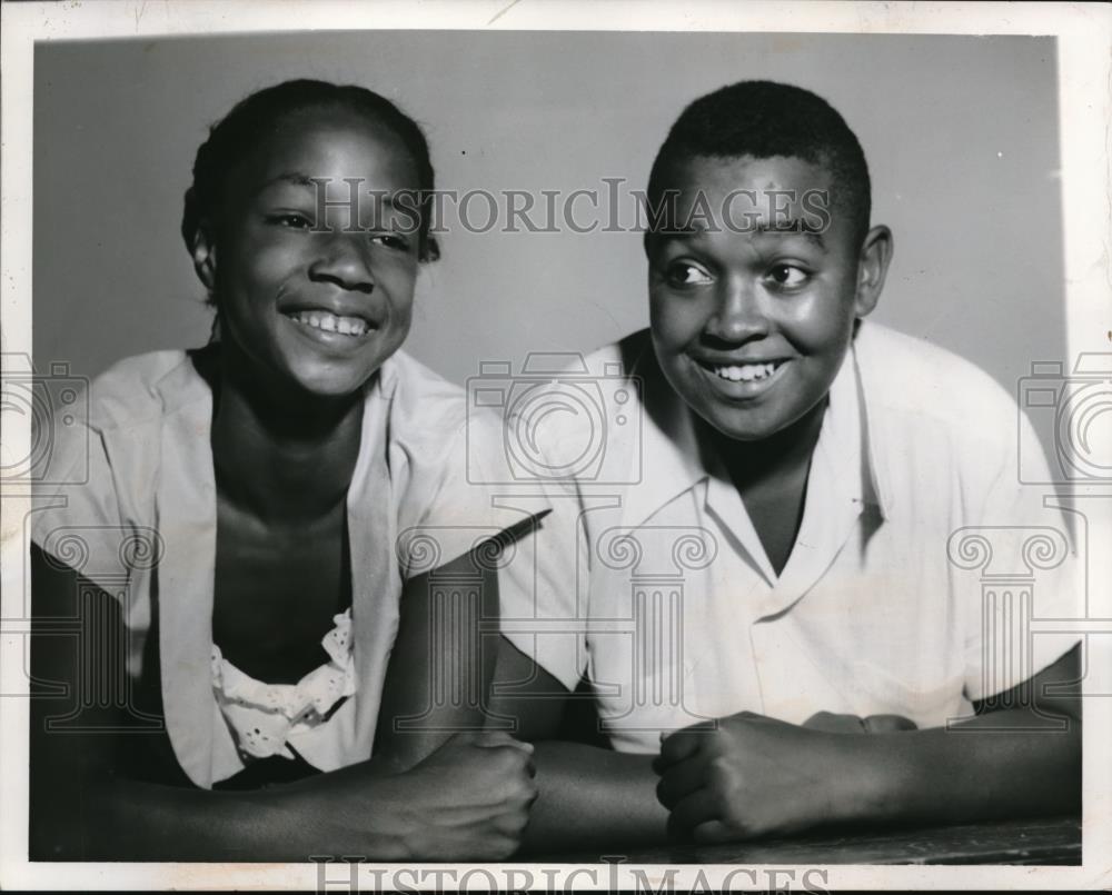 1953 Press Photo Beverly Stokes and James Thompson - Historic Images