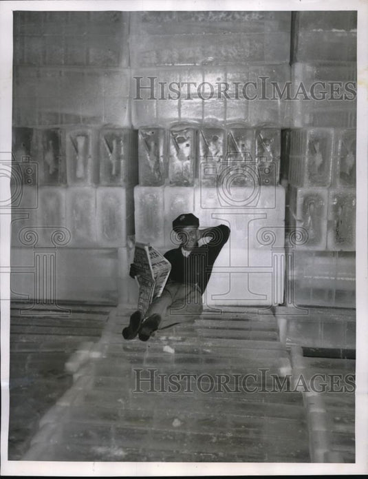 1955 Press Photo Mike Zawie Works Cold Storage City Ice & Fuel Company Cleveland - Historic Images