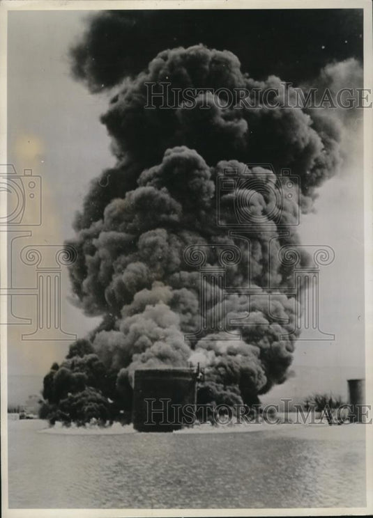 1940 Press Photo Fire and Flood menaced Kingston & Wilkes Barre Pa - Historic Images