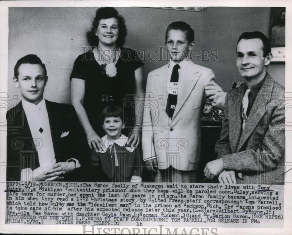 1955 Press Photo Baron family of Muskegon waiting to share life with Tony Duley - Historic Images