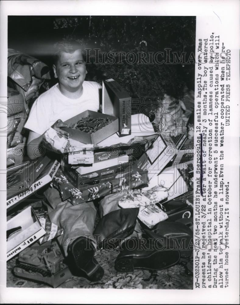 1955 Press Photo Frank Speropoulos Enjoys Christmas After 3 Months in Hospital - Historic Images