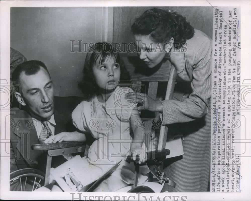 1954 Press Photo Minneapolis MB Pam Schmidt , heart op at Univ of Mn hospital - Historic Images
