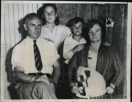 1934 Press Photo Frank Christian Hoff of Venice California with his family - Historic Images