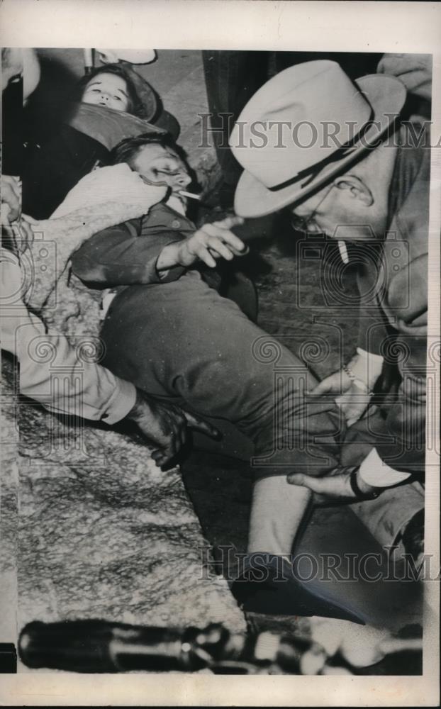 1950 Press Photo Dallas Texas George Frandain received fractured thigh - Historic Images