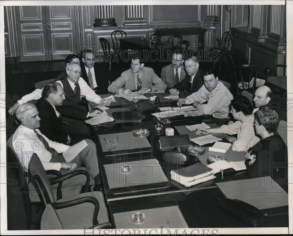 1946 Press Photo Negotiating Committee of AT&amp;T, Nat&#39;l Federation of Telephone - Historic Images