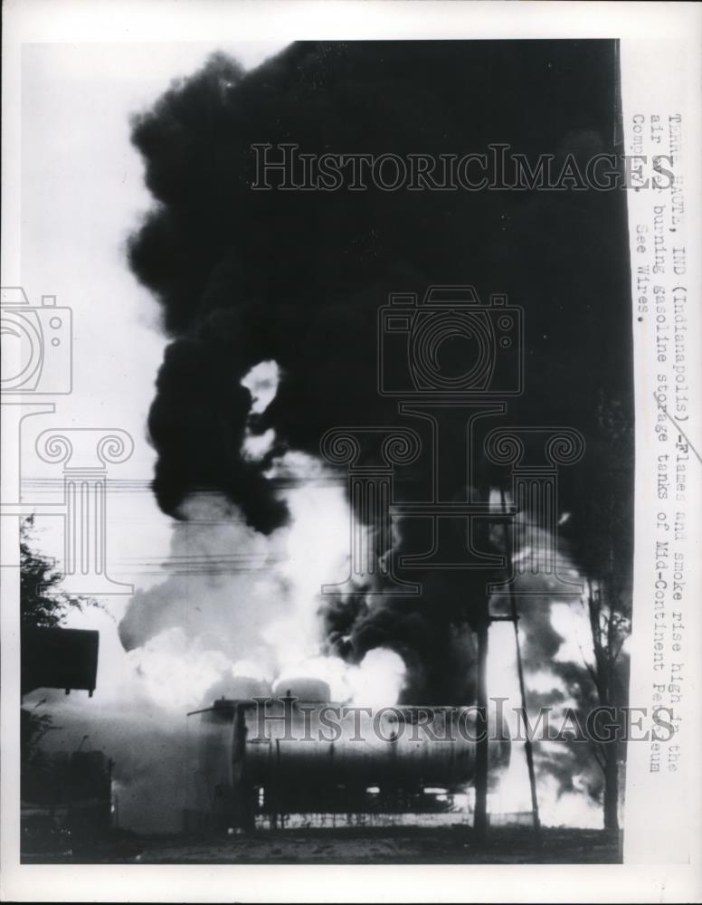 1950 Press Photo Burning gasoline storage tanks - Historic Images