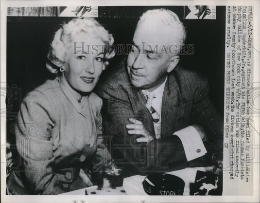 1953 Press Photo Divorce action by Cornelius Vanderbilt to wife Patricia Wallace - Historic Images