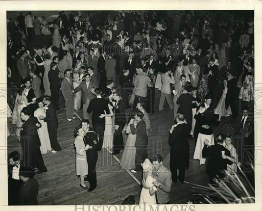 1942 Press Photo General view at Charleston Charity Dance - Historic Images