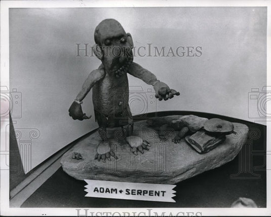 1970 Press Photo A sculpture of Adam and serpent - Historic Images