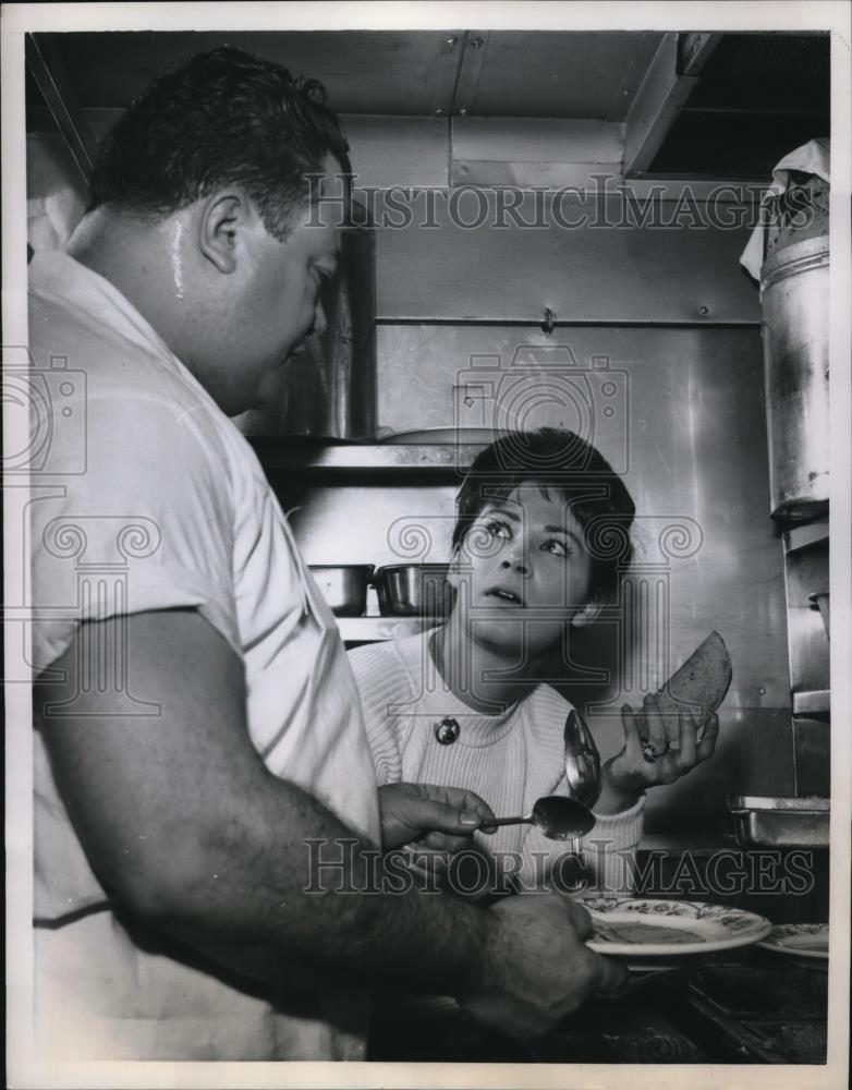 1959 Press Photo NYC actress Ellen Madison &amp; chef Exio Betancourt - Historic Images