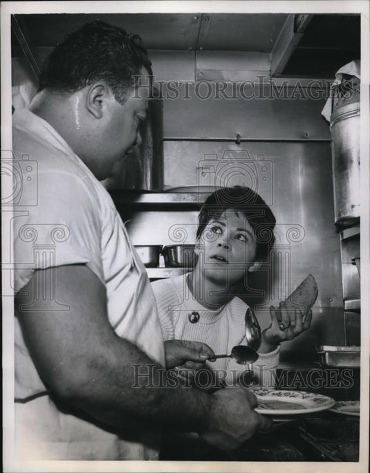 1959 Press Photo NYC actress Ellen Madison & chef Exio Betancourt - Historic Images