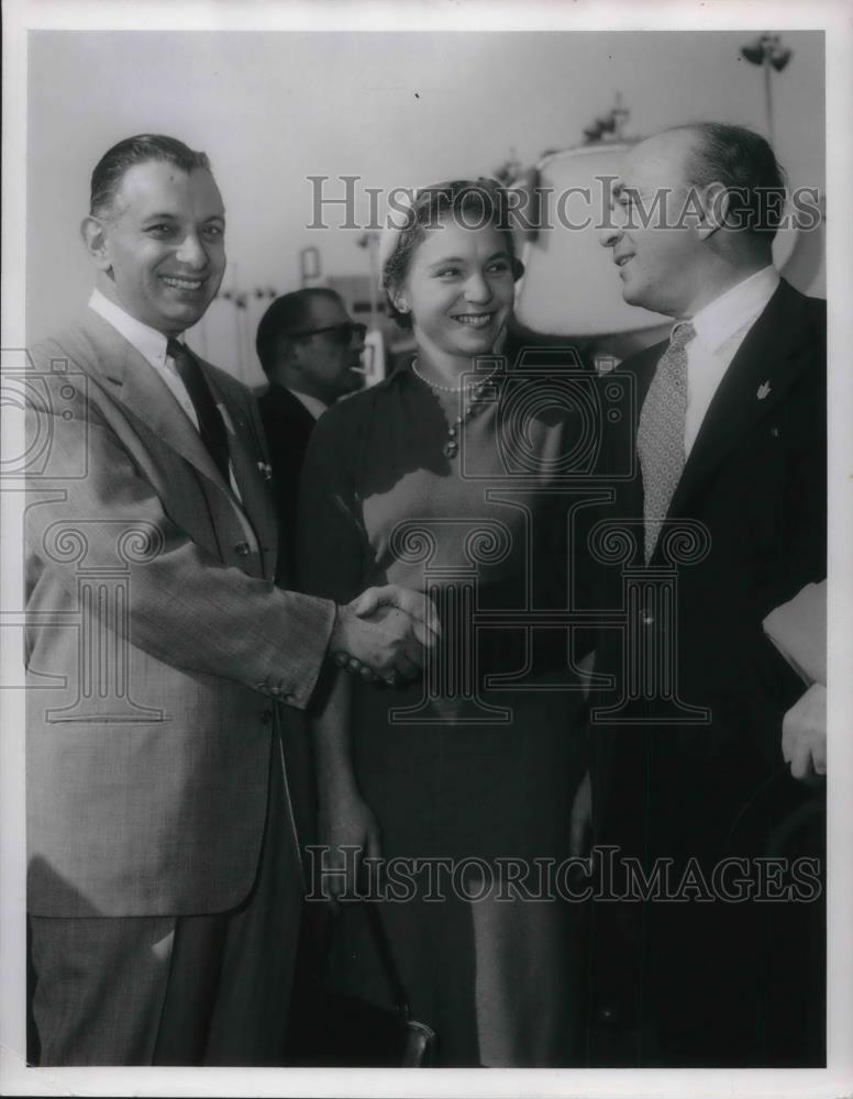 1995 Press Photo mayor Gershon Agron of Jerusalem greeted by John Mandal - Historic Images