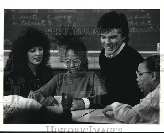 1990 Press Photo Rhonda and John Davidson And Jovita Brown - Historic Images