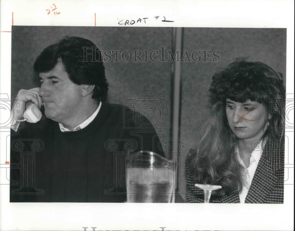 1991 Press Photo Mate Brkic Talks to Son in Croatia as Daughter Doris Listens - Historic Images