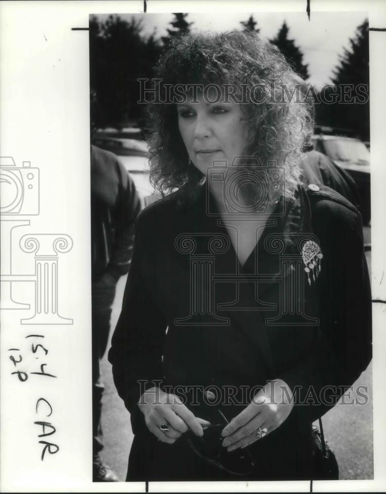 1998 Press Photo Leah Acton, wife of victim - Historic Images