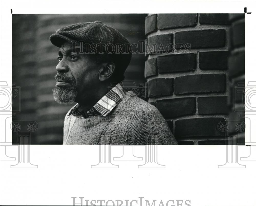 1990 Press Photo Actor Bill Cobbs plays the part of a man dealing with pride - Historic Images