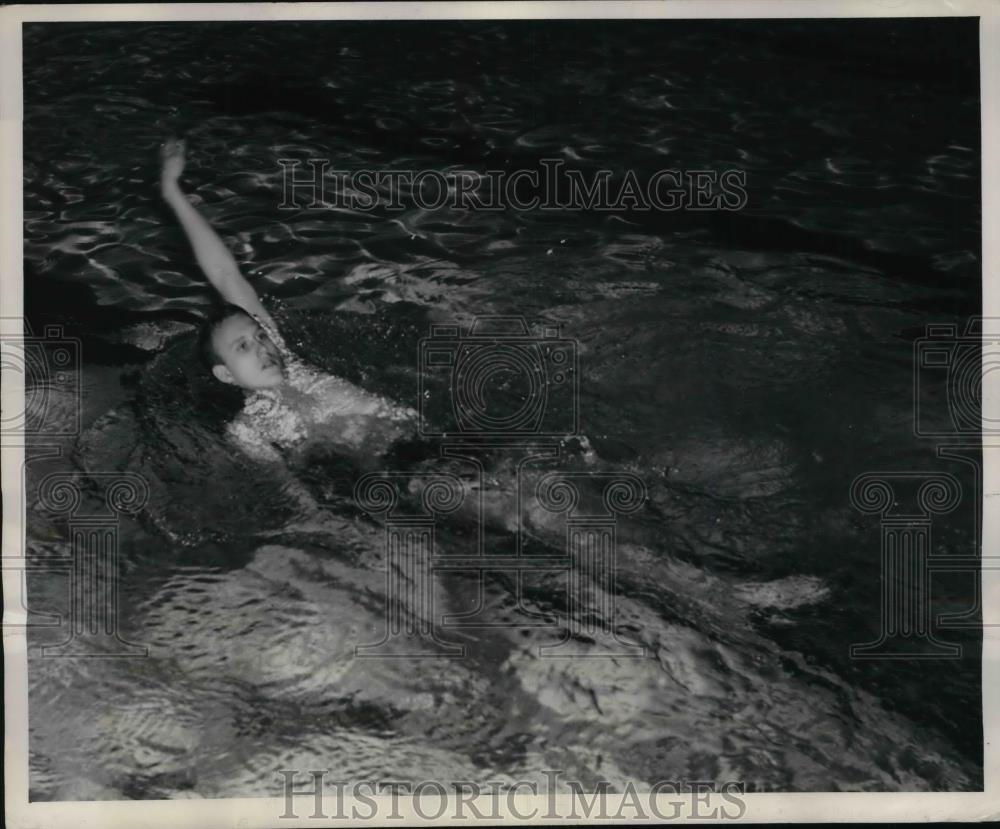 1946 Press Photo Saginaw Mich State College swimmer Howard Patterson - Historic Images