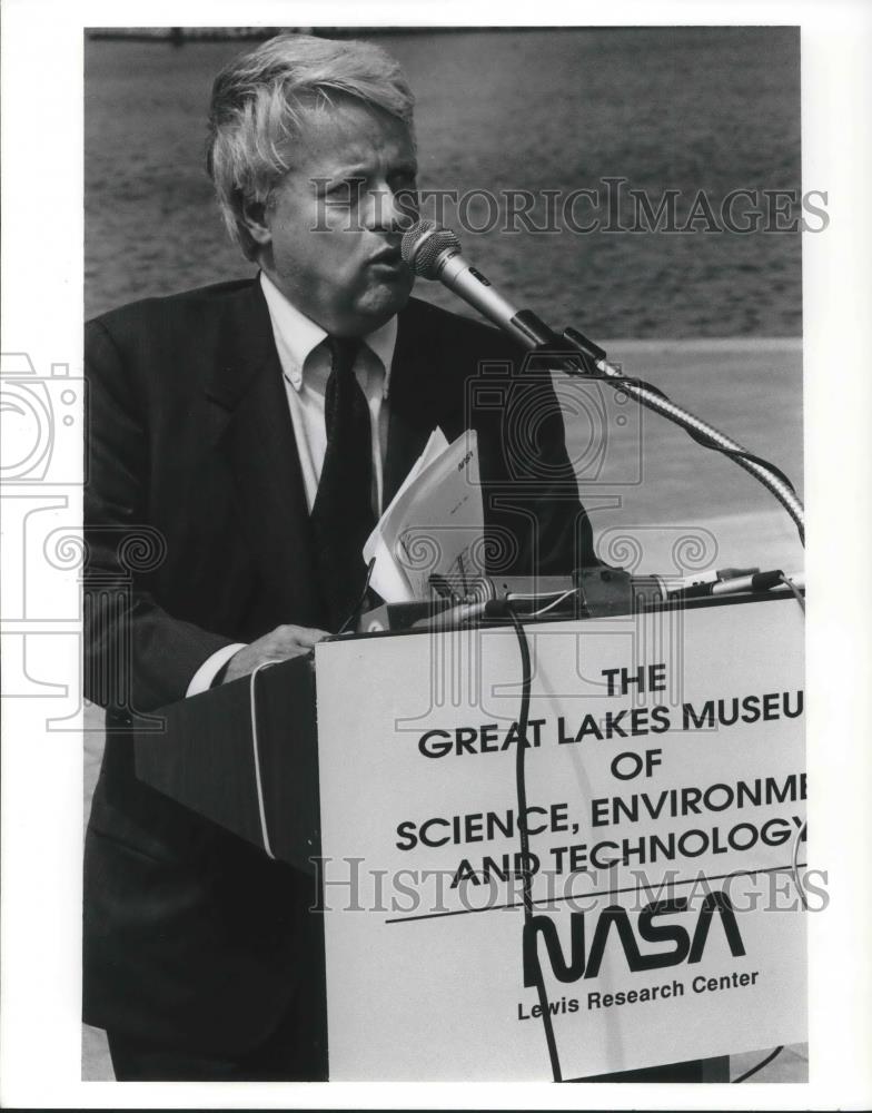 1991 Press Photo Richard K. Coyne, Executive Director the Great Lakes Museum - Historic Images