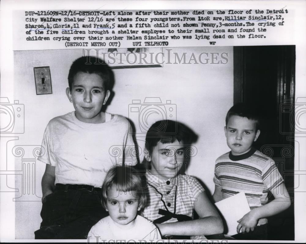 1959 Press Photo Children left alone at the Welfare Shelter after mother died - Historic Images