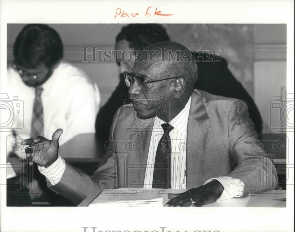 1991 Press Photo Harrison Dillard, Cleveland Schools Business Manager - Historic Images