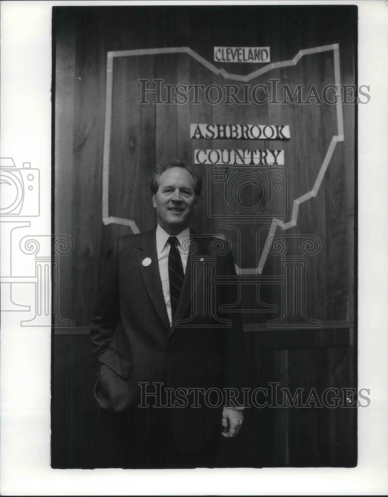 1992 Press Photo John Ashbrook during his campaign - cva02868 - Historic Images