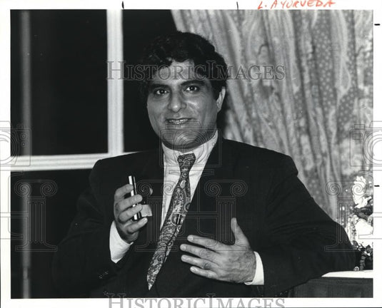 1990 Press Photo Dr Deepak Chopra of Magical Mind - Magical Body - Historic Images