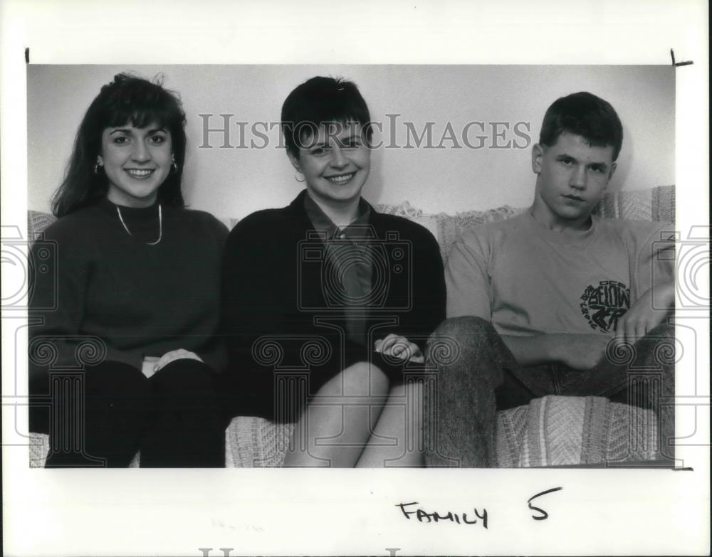 1991 Press Photo Family of Mark Andros - Historic Images