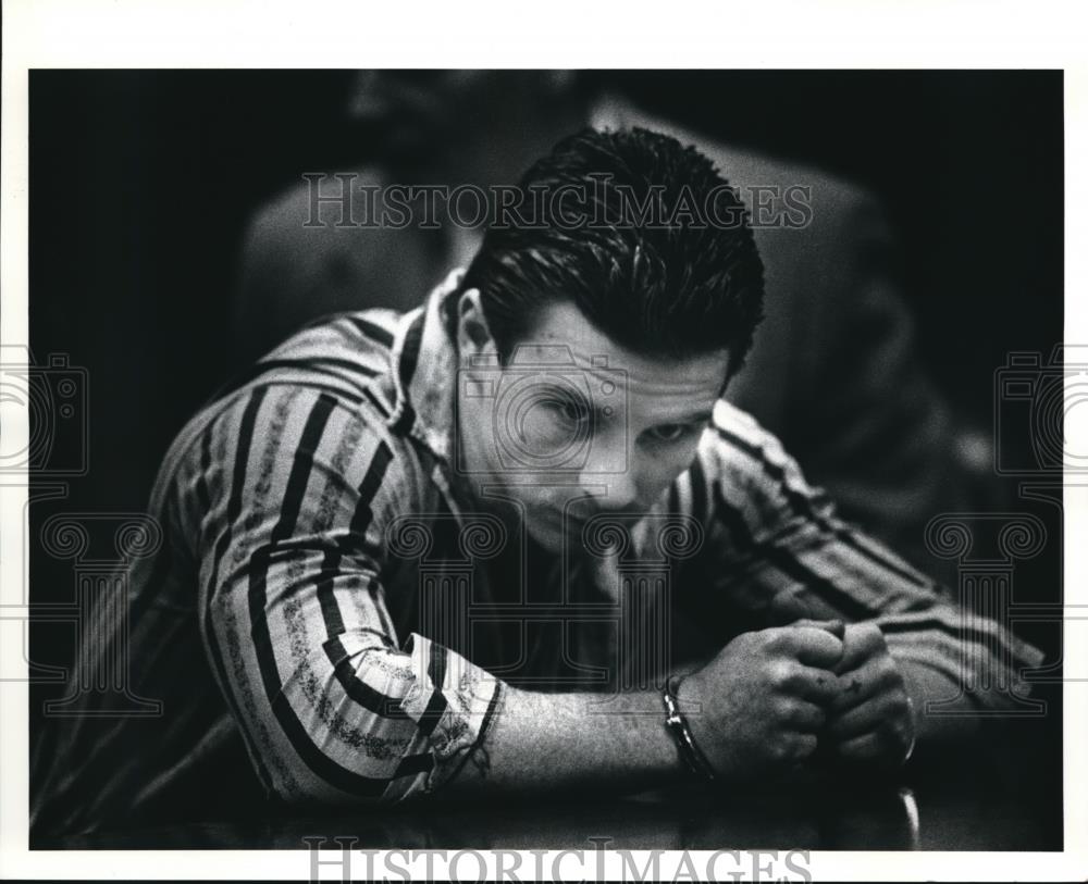 1991 Press Photo Dan Crawford in Courtroom of Anthony Calabrase - Historic Images