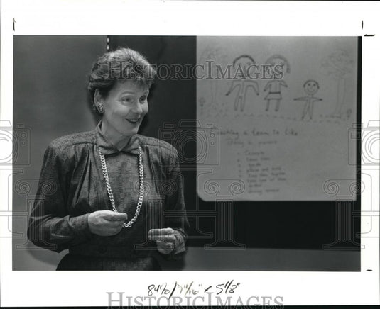 1991 Press Photo Carolyn Dixon, owner of Voice Pro conducts a workshop - Historic Images