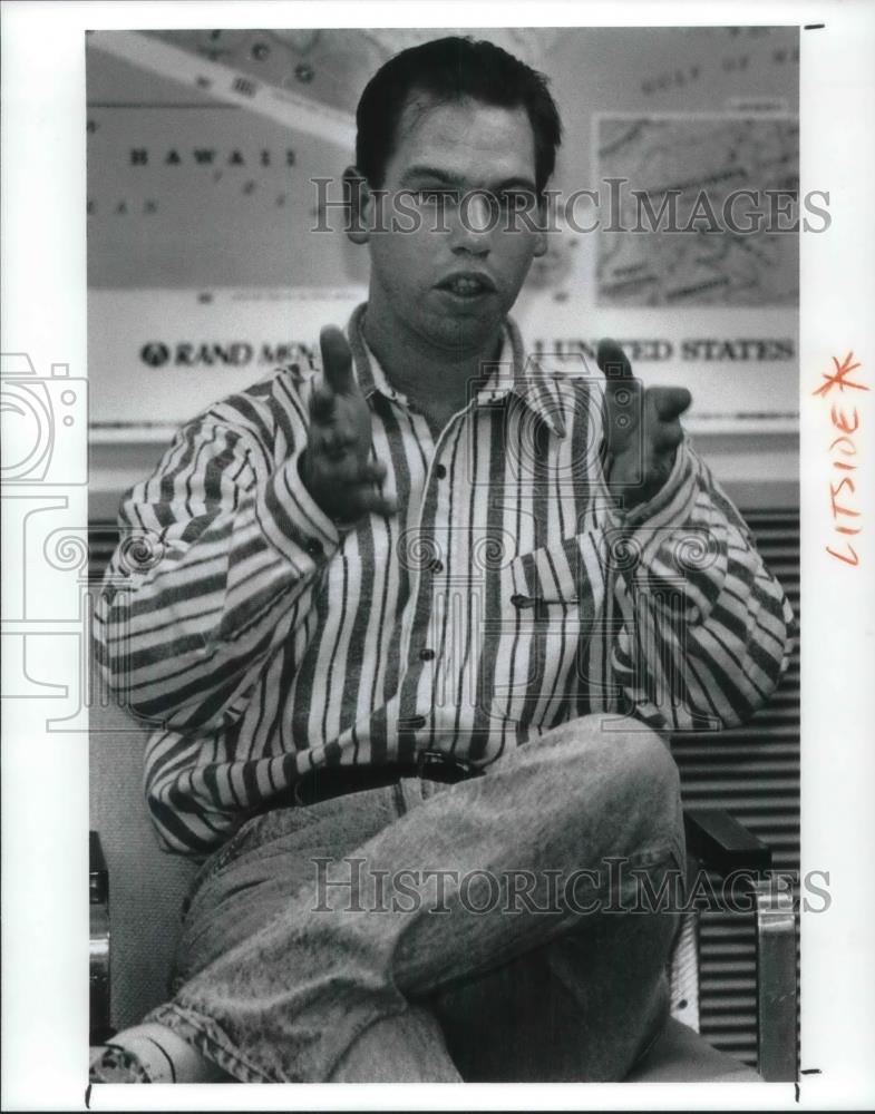 1991 Press Photo Larry Babic Goes Through His Lines - Historic Images
