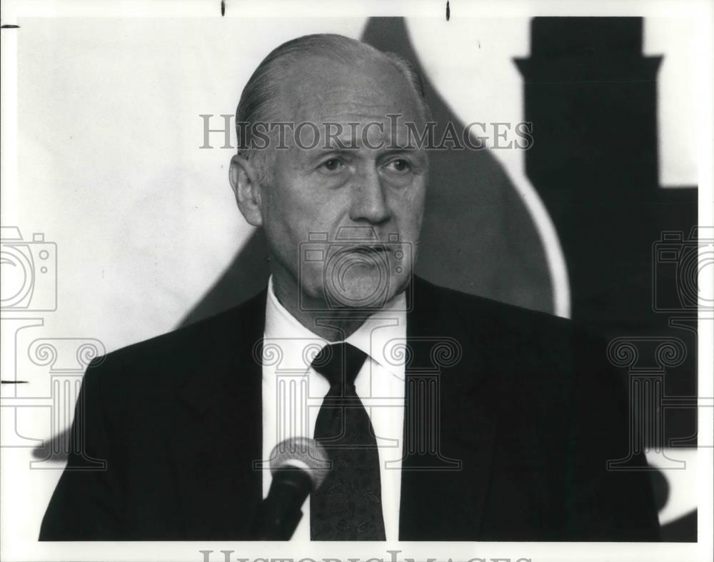 1991 Press Photo Dr Bobby Brown, pres of American Baseball League - Historic Images
