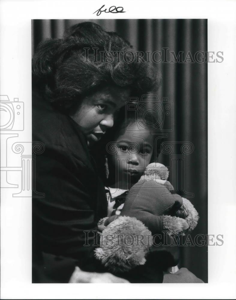 1990 Press Photo Gloria Brown &amp; Daughter National Coalition Title 1 Chapter 1 - Historic Images