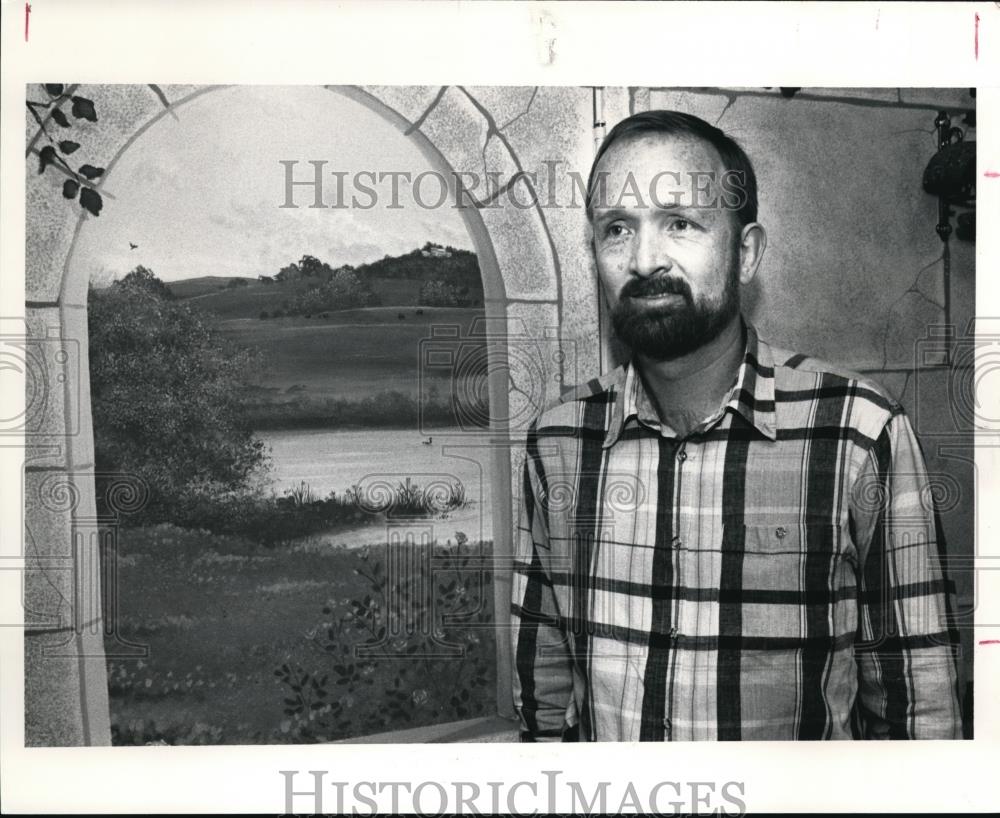 1991 Press Photo Bob Dashner, mural artist - Historic Images