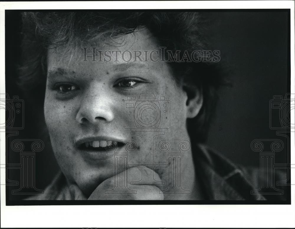 1991 Press Photo Peter A. Cooper, Painesville Harvey High School cartoonist - Historic Images