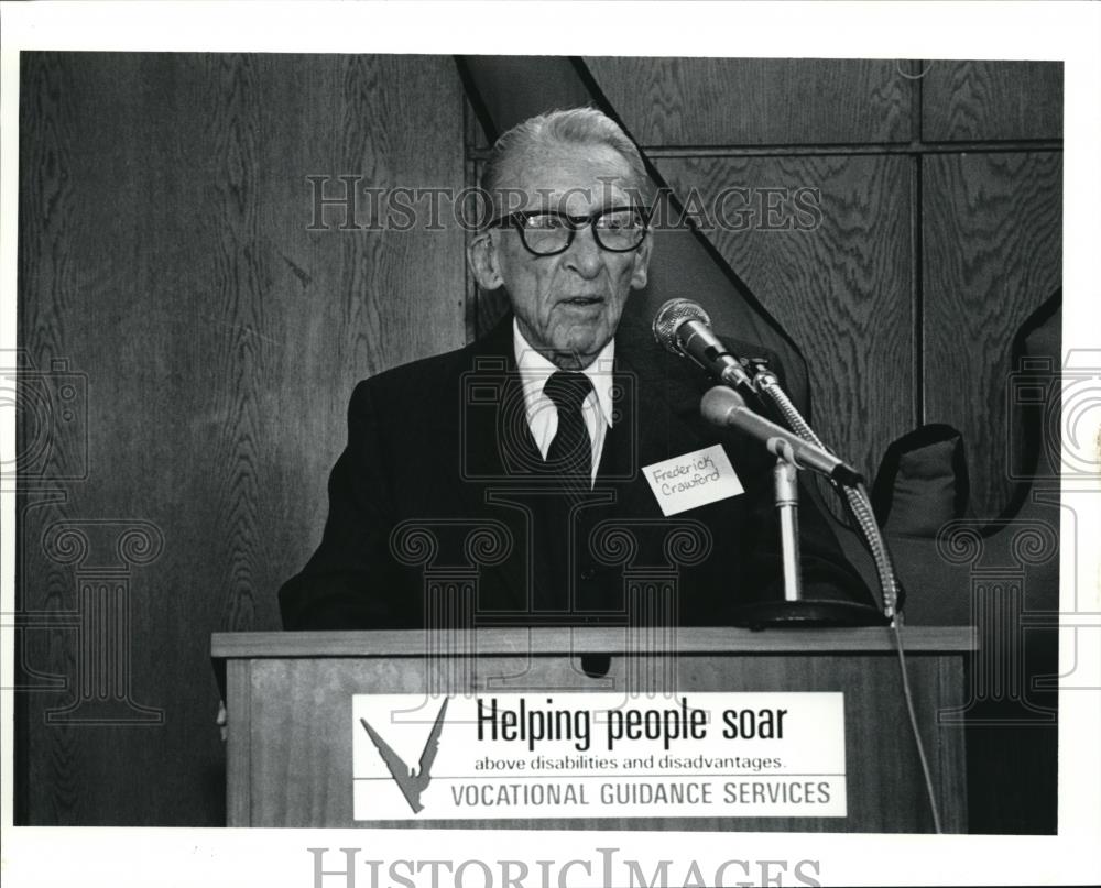 1990 Press Photo Frederick Crawford at the 100th birthday party for VGS - Historic Images