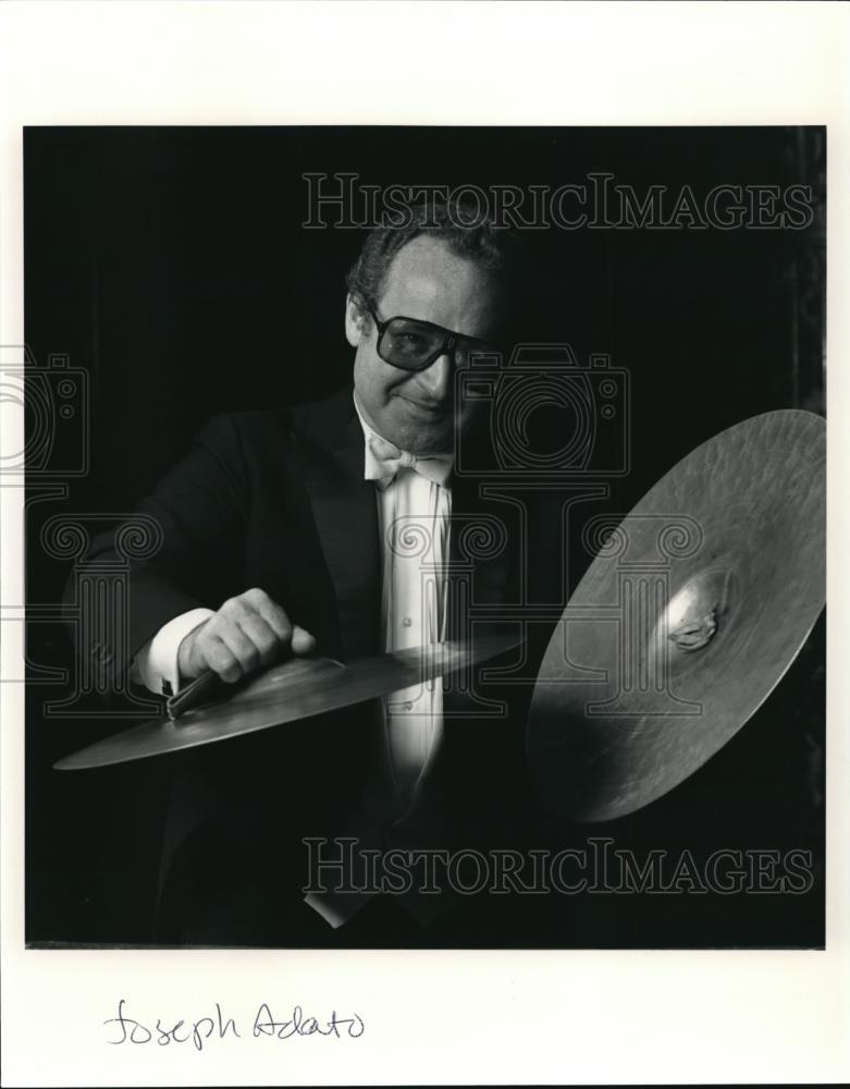 1984 Press Photo Joseph Adato Hip Cymbal Player Percussionist - Historic Images