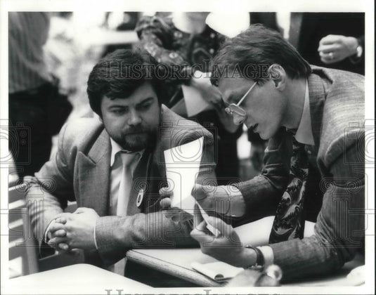 1991 Press Photo Soviet journalist Vladimir Abarino & Yuri B Solomatin - Historic Images