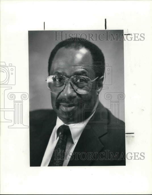 1990 Press Photo Dr James Buford of Lorain City Schools - cva03098 - Historic Images