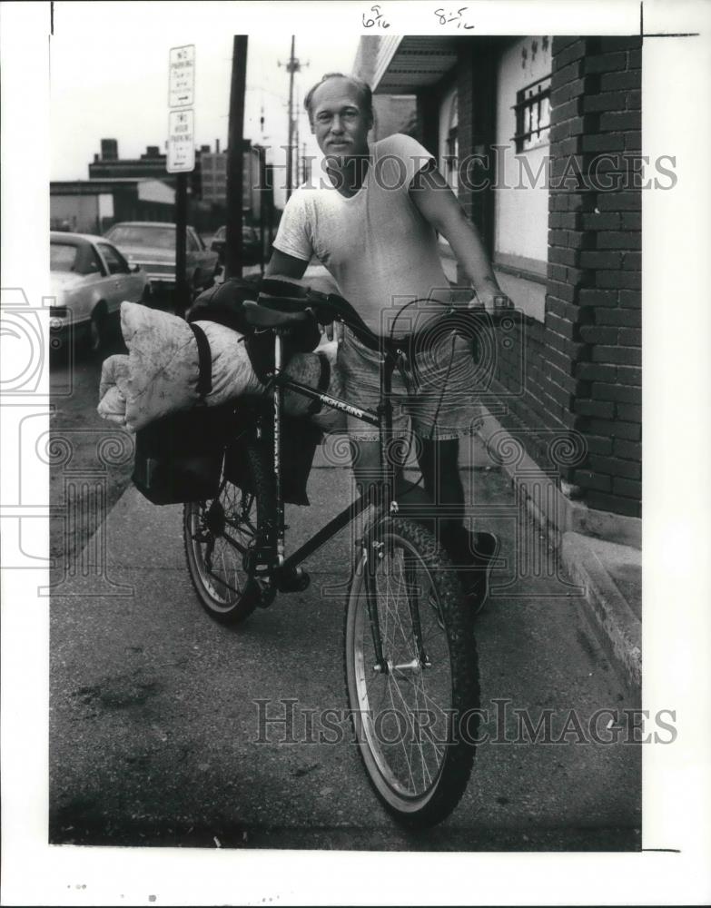 1991 Press Photo Michael clark,biked from Boston to Cleveland,back through Wis. - Historic Images