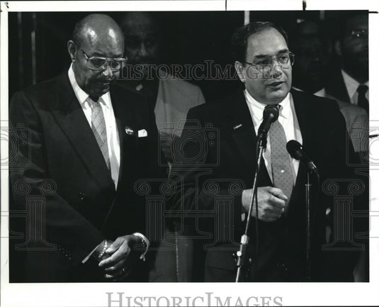 1990 Press Photo US Rep Louis Stokes & Attny General Anthony Celebrezze Jr - Historic Images