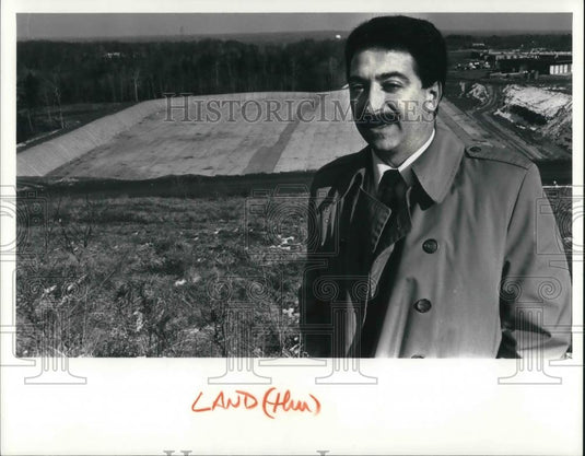 1991 Press Photo Landfill inspector Erv Ball - Historic Images