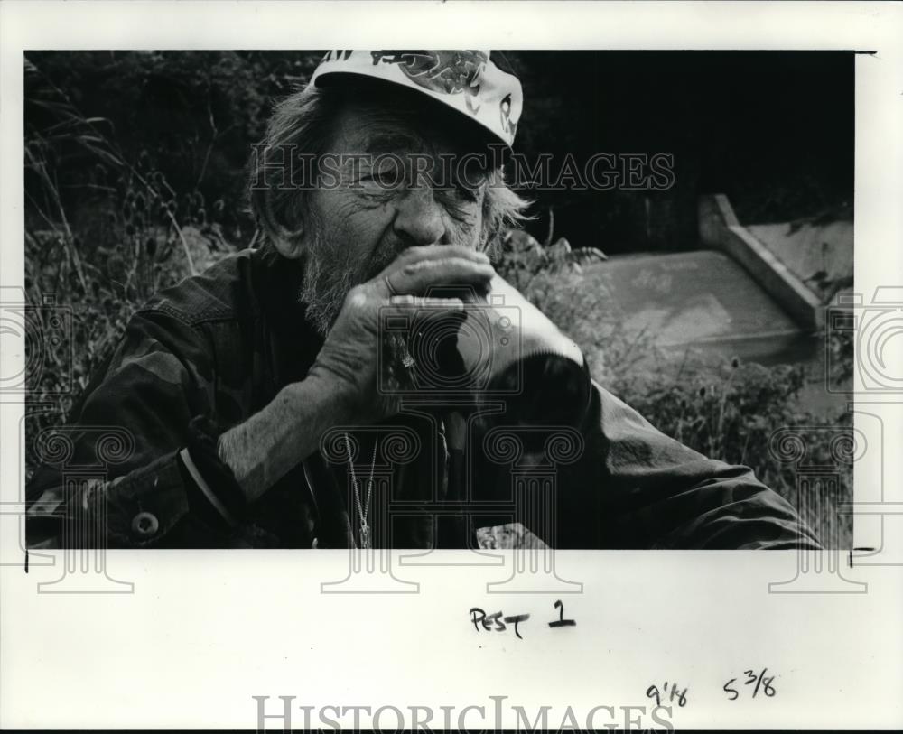 1991 Press Photo John Beringo near Euclid Creek - cva01141 - Historic Images