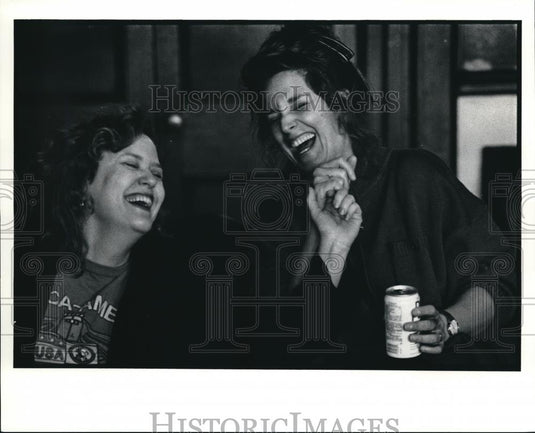 1990 Press Photo Donna Daly & Leslie Ayvazian - Historic Images